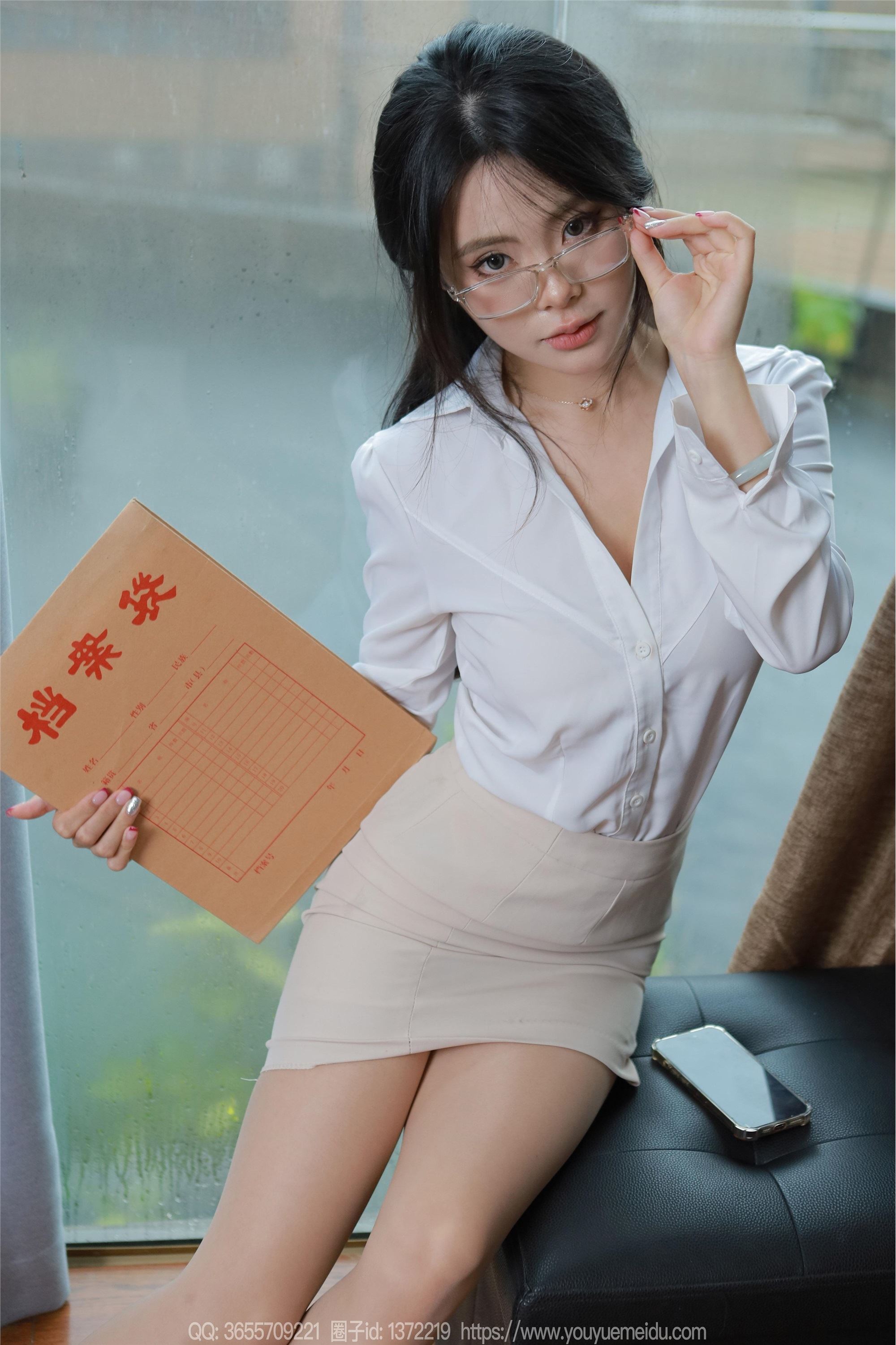 IESS异思趣向  2024.07.21 丝享家 1799 兔兔《白衣职业（上）》